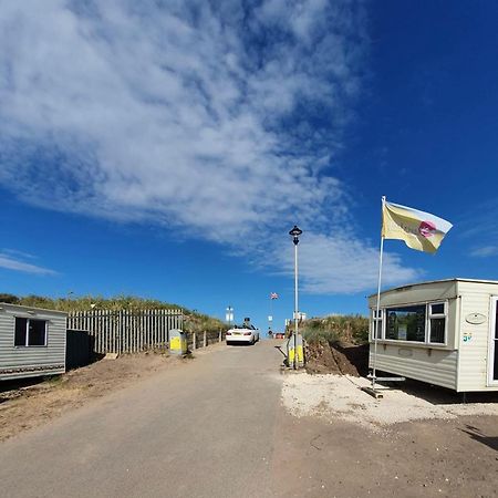 Готель Fantasy Island 6 Berth 576 Інголдмеллс Екстер'єр фото