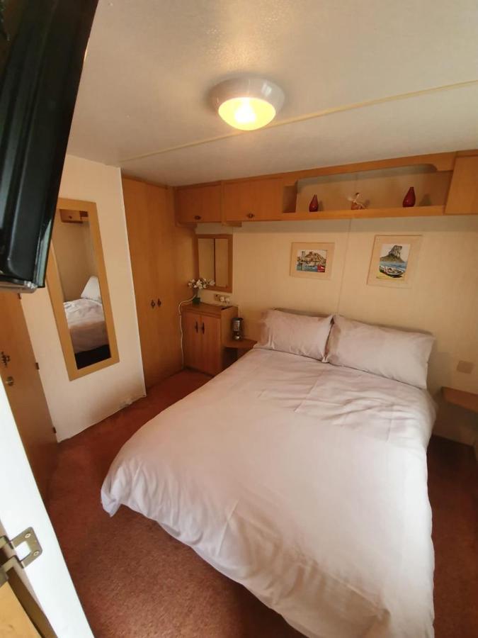 Готель Fantasy Island 6 Berth 576 Інголдмеллс Екстер'єр фото